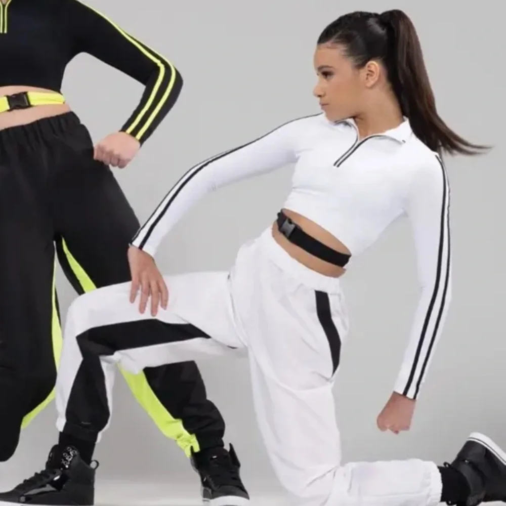 Weissman Mixify 2-Piece Set – Long Sleeve Crop Top & Contrast Joggers